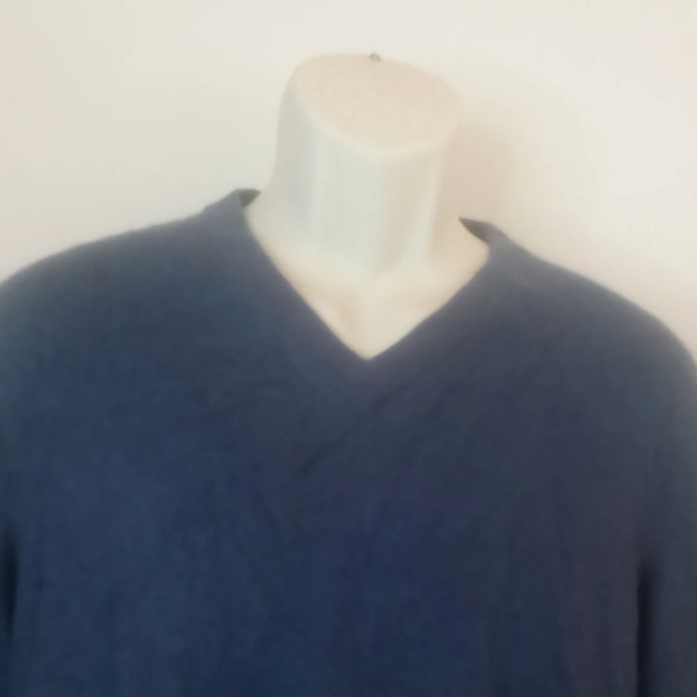 CH Classics Blue 100% Cashmere Sweater